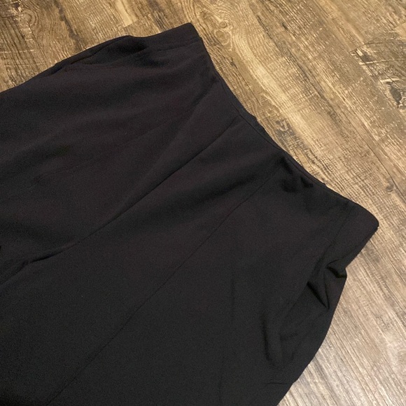 Wide leg black pant from Old Navy - Picture 6 of 7